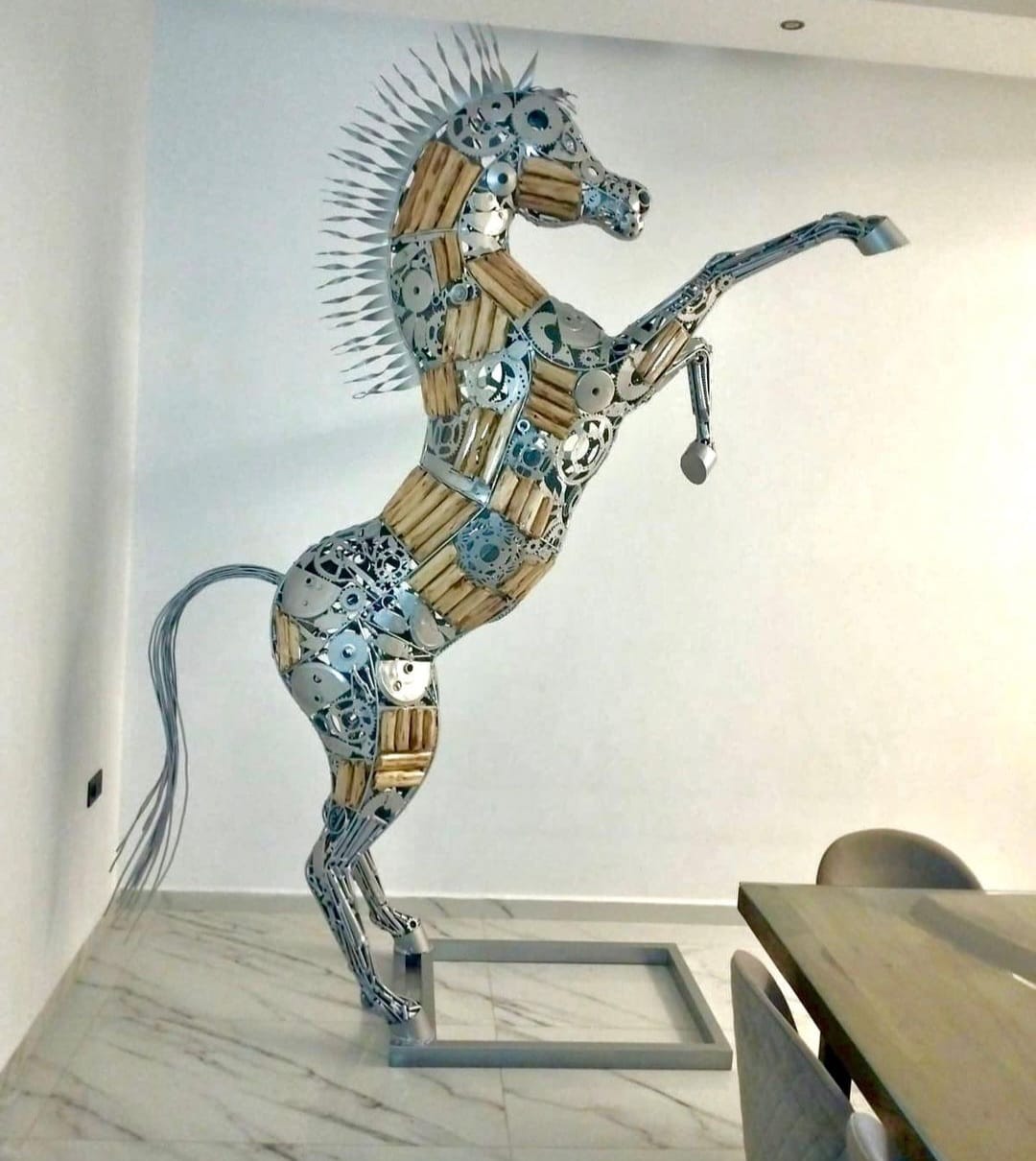 Steigerend paard sculptuur zilver