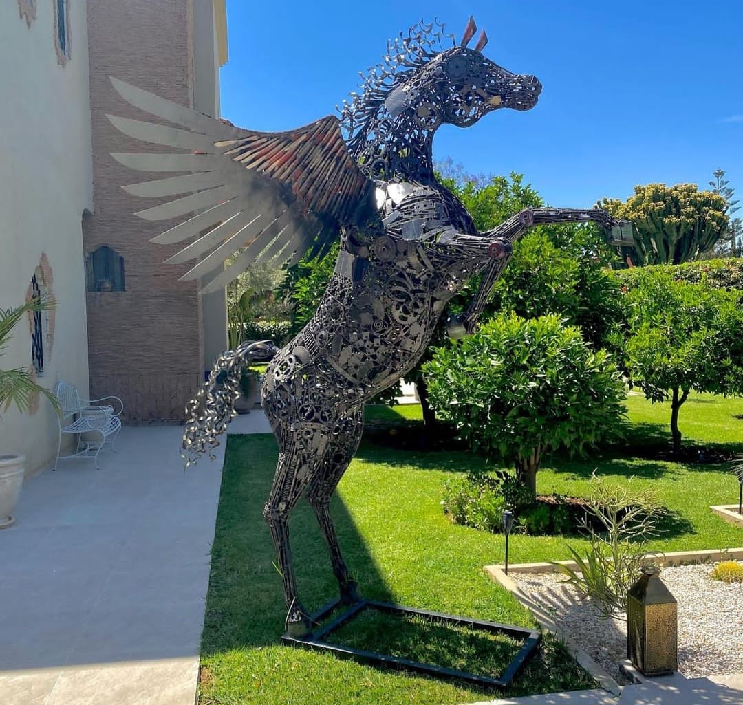 Pegasus gevleugeld paard sculptuur