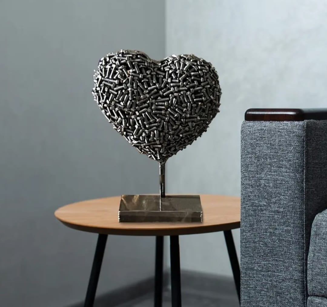 Hart sculptuur van boutjes